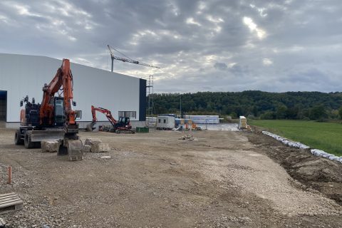 Gewerbehalle und Außenanlagen in Marktsteft